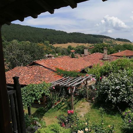 Къщата На Художника Hotel Zheravna Bagian luar foto