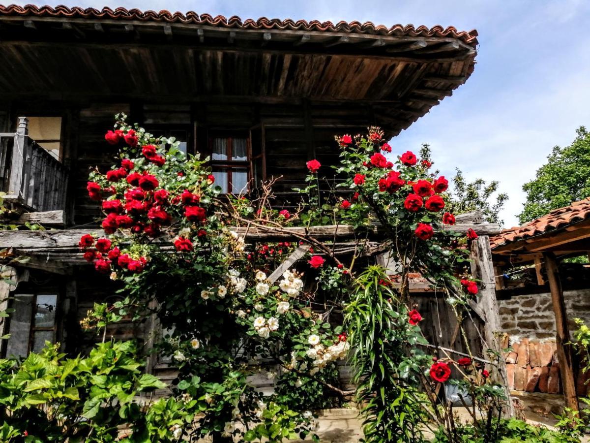 Къщата На Художника Hotel Zheravna Bagian luar foto