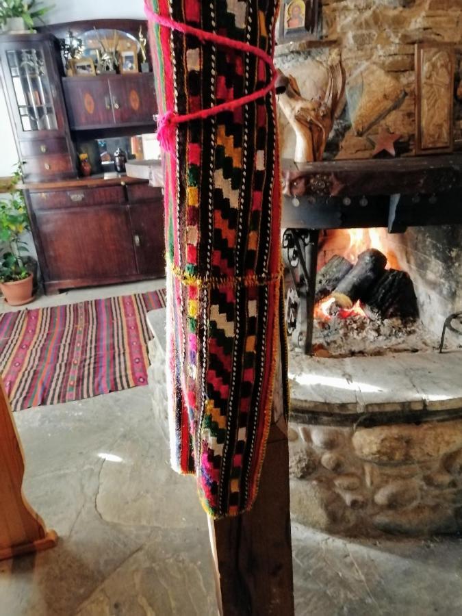 Къщата На Художника Hotel Zheravna Bagian luar foto