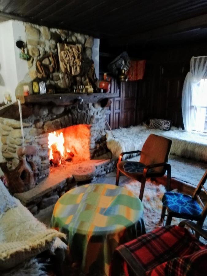 Къщата На Художника Hotel Zheravna Bagian luar foto